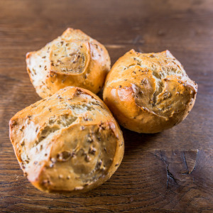 Pane di segale con semi di lino